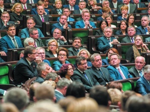 Najnowszy sondaż potwierdza: PiS umocnił pozycję lidera