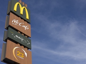 Polski pracownik nie jest już zainteresowany pracą w McDonald's? To ogłoszenie mówi samo za siebie