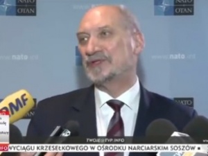 [video] Antoni Macierewicz koncertowo poradził sobie z natarczywym dziennikarzem TVN-u