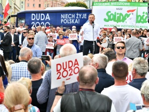 Sztab Dudy apeluje do kontrkandydatów o odpowiedź na pięć pytań. "Nie zamierzamy odpuszczać"