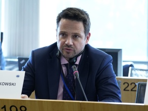 "Alarm!" TVP. Molestowanie seksualne w warszawskim ratuszu? Co na to Rafał Trzaskowski?