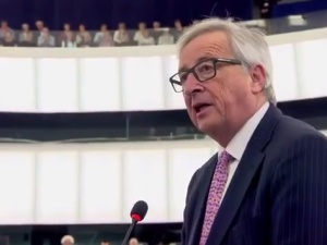 Zbigniew Kuźmiuk: Junckera zmienne nastroje - teraz mówi, że UE będzie miała więcej niż 30 członków