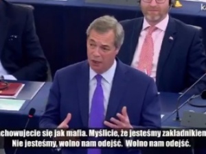 Farage w Europarlamencie: "Zachowujecie się jak mafia. Myślicie, że jesteśmy zakładnikami. Nie jesteśmy"