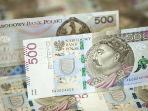 Nie daj się oszukać podczas przedświątecznych zakupów, sprawdzaj banknoty, bo mogą być fałszywe