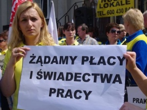 [foto] Pikieta pracowników Praktikera. Zdesperowani wciąż czekają na zaległe pieniądze