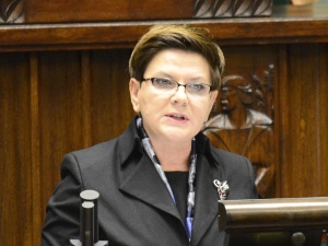 Wyborcza: "24 maja 2017 r. Beata Szydło wyprowadziła Polskę z UE". "Polska PiS sojusznikiem terrorystów"