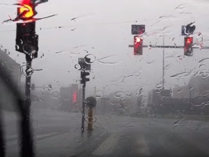 IMGW ostrzega: na północnym wschodzie i centrum kraju spodziewane są groźne burze
