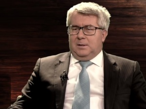 Ryszard Czarnecki dla "TS": KE nie ma żadnych uprawnień formalno-prawnych, aby ukarać Polskę