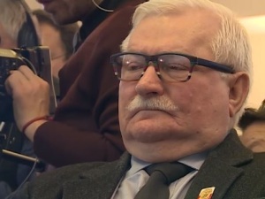 Wałęsa w 2012r: Władzę trzeba wybrać, ale potem: szacunek! Ktoś ich wybrał, to są przedstawiciele narodu