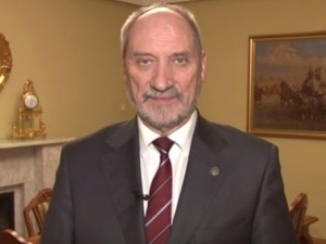 Antoni Macierewicz chce odebrać stopnie wojskowe Jaruzelskiemu i Kiszczakowi