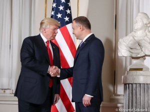 Opozycja: Trump wcisnął Polsce najdroższy gaz w historii. A jak przedstawiają się fakty?