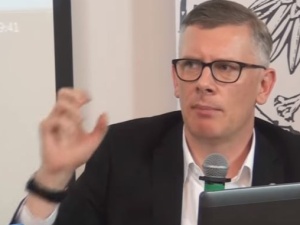 Prof. Cenckiewicz publikuje dokument UOP: "Bali się Kaczyńskiego już w 1992"