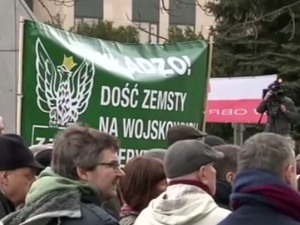 Nawet 50 tys. byłych esbeków z mniejszą emeryturą. IPN podaje liczby