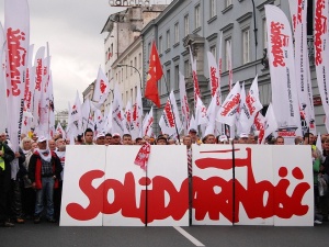 Pozorne rozszerzenie prawa do zrzeszania się w związki zawodowe?