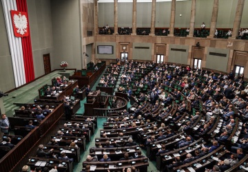 [najnowszy sondaż] 5 partii w Sejmie, złe wyniki Trzeciej Drogi i Lewicy