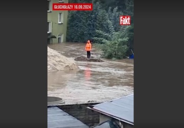 Mężczyzna 9 godzin wołał o pomoc. Tusk wyjechał, służby zniknęły