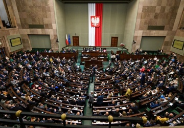 Nowe świadczenie w wysokości ponad 2,5 tys. złotych. Sejm podjął decyzję