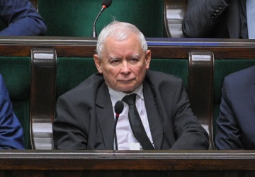 Jakie zakupy do biura poselskiego zrobił Jarosław Kaczyński? Internauci zaskoczeni