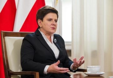 Czy kobieta może zostać Prezydentem RP?. Tajemniczy uśmiech Beaty Szydło