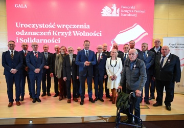 Gdańsk: Czternastu opozycjonistów uhonorowanych Krzyżami Wolności i Solidarności