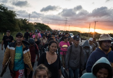 Fala imigrantów zmierza do granicy z Teksasem. Chcą zdążyć przed inauguracją Trumpa