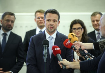 Zdejmowanie krzyży? Trzaskowski: Z niczego się nie wycofuję