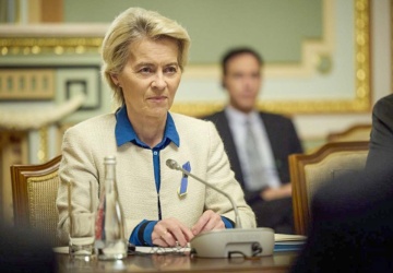 UE wykorzysta chaos we Francji, by przeforsować kontrowersyjną umowę? Von der Leyen jest już w Urugwaju