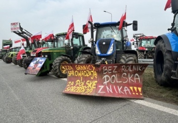 Jutro protest rolników. W Warszawie pojawiły się już pierwsze uśmiechnięte barierki