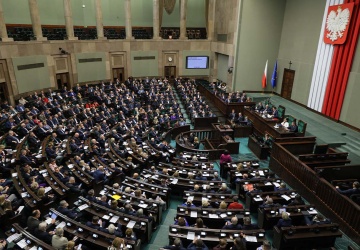 Rozłam w koalicji. PSL głosował wraz z PiS i Konfederacją