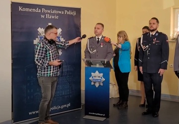 Zwalniany komendant iławskiej policji wygarnął rządzącym podczas oficjalnej uroczystości pożegnania [WIDEO]