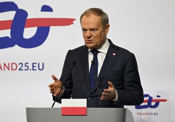 Euractiv: Donald Tusk oskarżony o zamach stanu