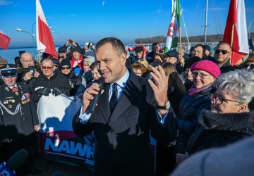 Stara się oszukać Polaków. Karol Nawrocki skrytykował premiera Tuska ws. prawa do azylu