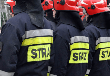 Pożar hotelu na Mazowszu. Strażacy walczyli z ogniem