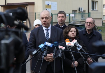 Sprzeciw samorządowców wobec polityki migracyjnej rządu. Jest komentarz Jacka Sasina