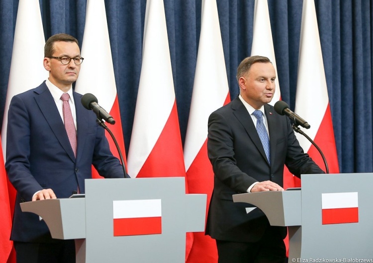  CBOS: Duda i Morawiecki to politycy którym najbardziej ufają Polacy. Trzecie miejsce zaskakuje