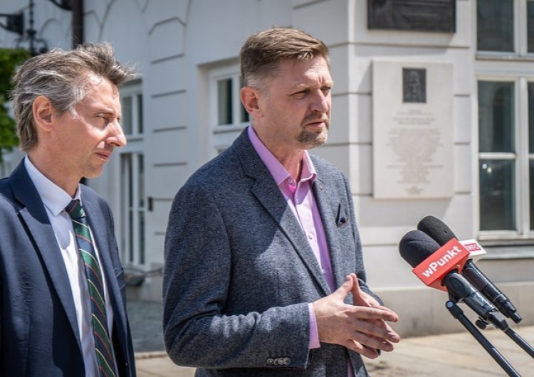  Iskrzy na Lewicy. Rozenek zostanie usunięty z klubu?