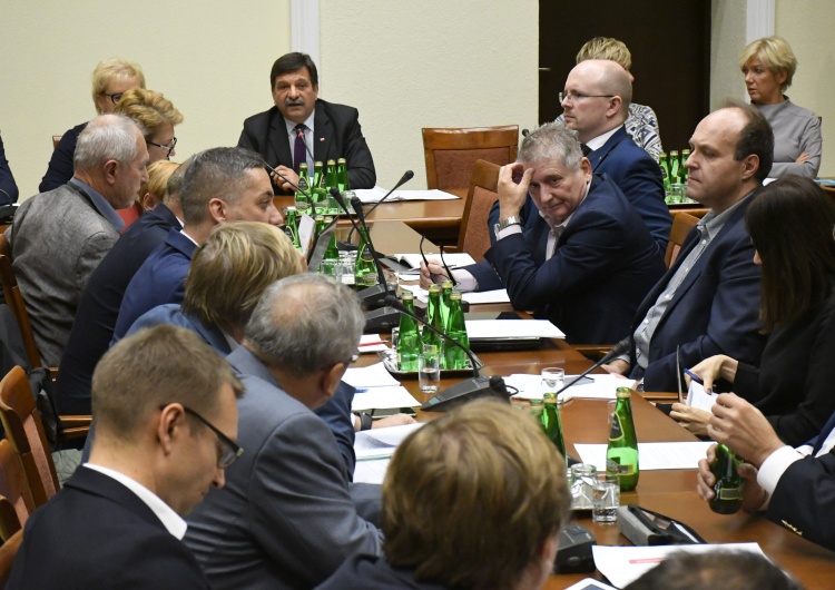 Tomasz Gutry [Nasza Fotorelacja] Debata nad wolnymi niedzielami w handlu w Sejmie