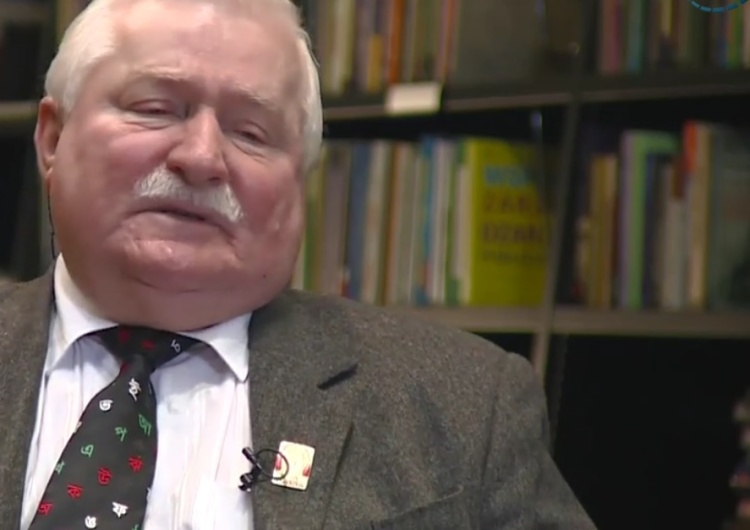 zrzut ekranu Wałęsa ostrzega przed Macierewiczem: Oddaliśmy stery człowiekowi, który może wywołać wojnę