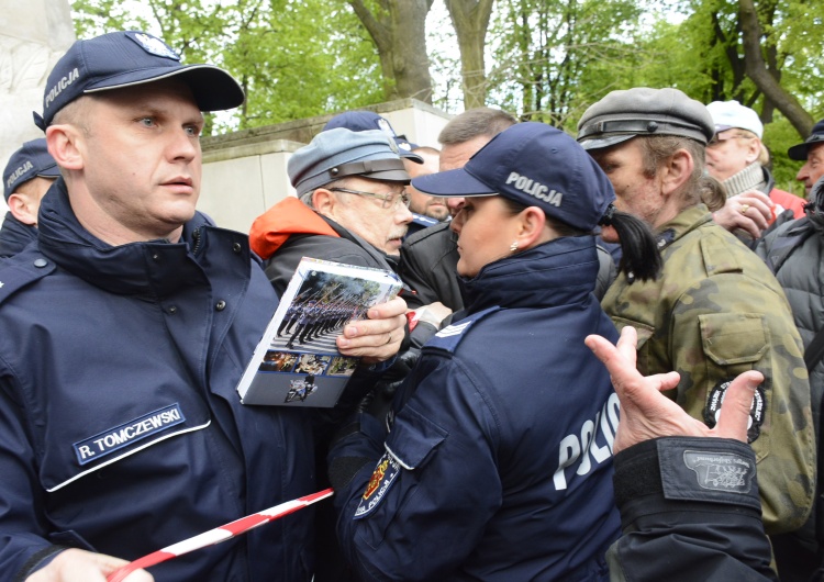 Tomasz Gutry [fotorelacja] Proces Zygmunta Miernika i Adama Słomki o manifestację pod pomnikiem żołnierzy sowieckich