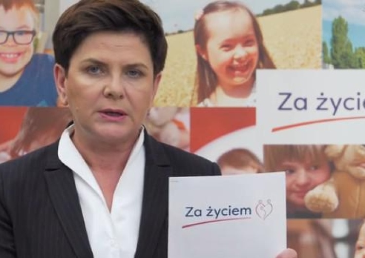  Premier Beata Szydło zapowiedziała Rządowy Program wsparcia dla rodzin "Za życiem"