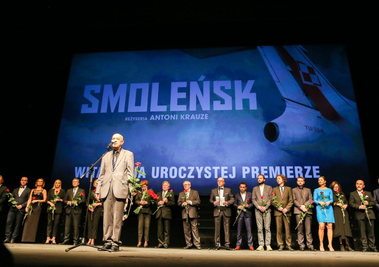 Grzegorz Jakubowski Uroczysta premiera filmu "Smoleńsk". Wśród gości m.in. prezydent Duda i premier Szydło