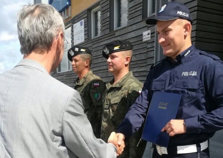  Policjant uratował tonącego. Dwa dni wcześniej skończył szkolenie