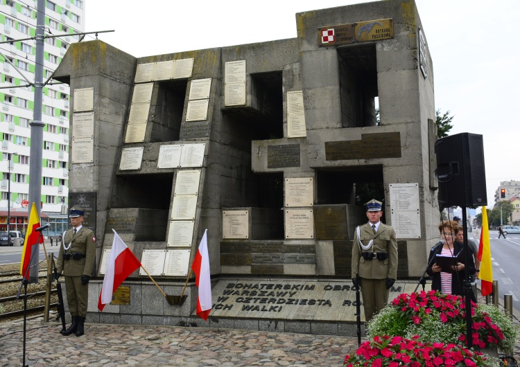 Tomasz Gutry [Nasza Fotorelacja] Uroczystości przed Pomnikiem Barykady Września 1939 roku w Warszawie