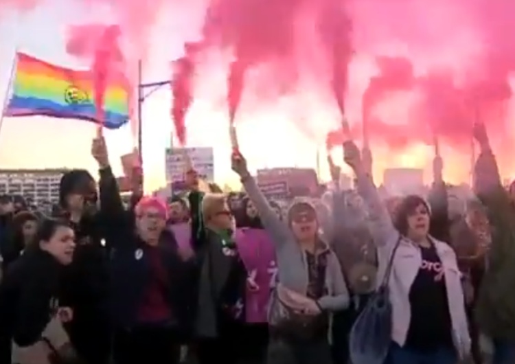  [video] Obłęd. "Cześć i chwała aborterkom" na ulicach warszawy