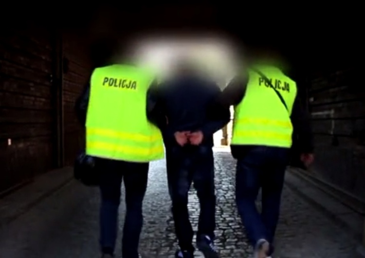  Handlowali Polakami w Wielkiej Brytanii. Dziś zatrzymani przez policję