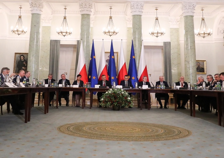  Rada Gabinetowa w Pałacu Prezydenckim. Chodzi m.in. o 75. rocznicę wyzwolenia KL Auschwitz-Birkenau