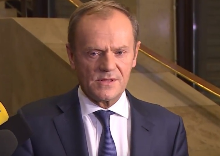  Kuriozum. Tusk atakuje rząd ws. koronawirusa: "Oblany test z przyzwoitości i demokracji" 