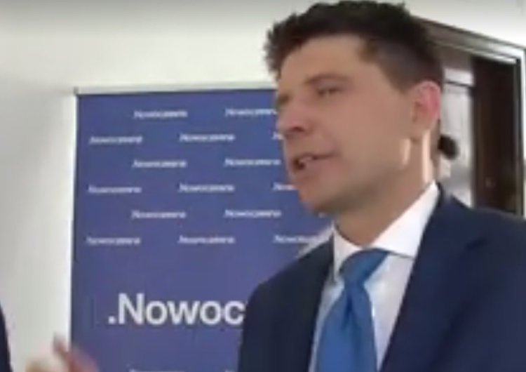  Petru straszy planem Morawieckiego. "Kluczem do dogonienia Zachodu nie jest muzealny etatyzm"