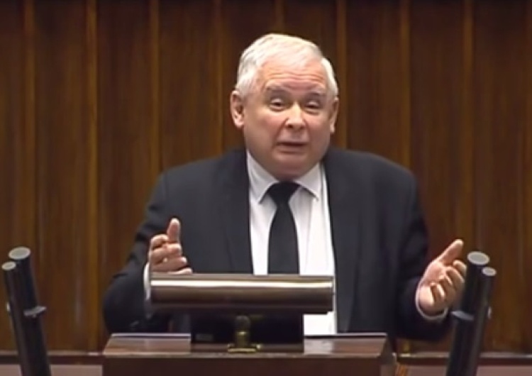 zrzut ekranu Gorąco w Sejmie. Jarosław Kaczyński nie wytrzymał: "Kompromitujecie Polskę, jesteście przeciw Polsce!"