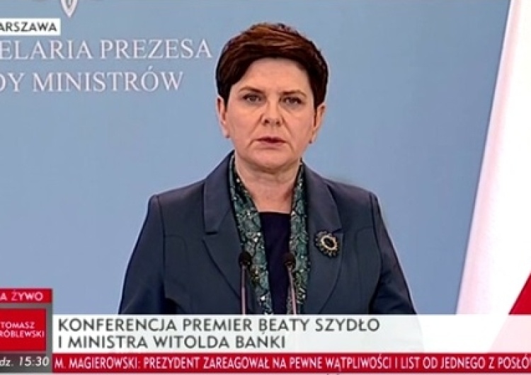 zrzut ekranu Beata Szydło o sytuacji w MON: "Do mnie prezydent listów nie pisze, więc ja wątpliwości nie mam"